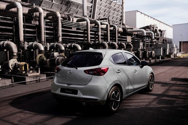 MAZDA 2