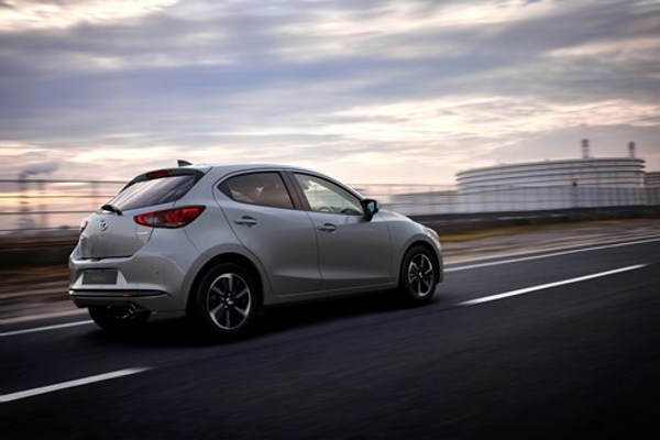 MAZDA 2